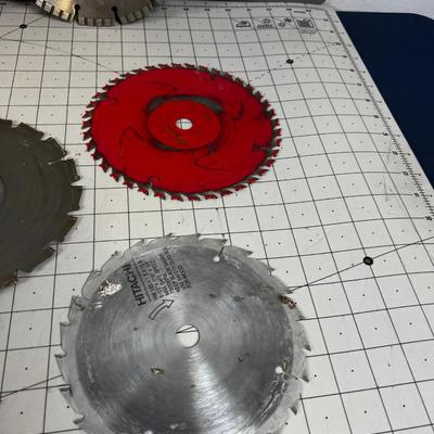 Mixed Lot of Cutoff Wheel & Skill Saw Blades