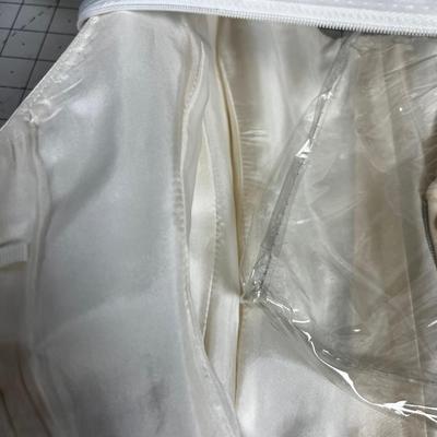 BEAUTIFUL Wedding Dress Cream Color