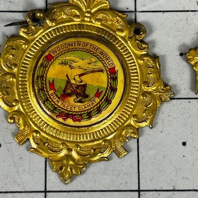 Woodsman of the World, Porcelain & Metal Badges (7) 