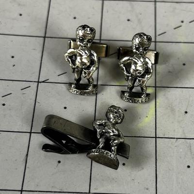 Peeing Boy in Brussels, Tie Bar and Cufflink Set