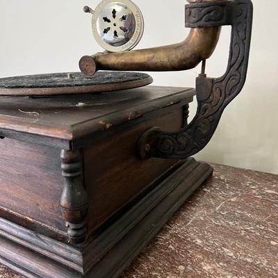 Gramophone  His Masterâ€™s Voice *Read Details