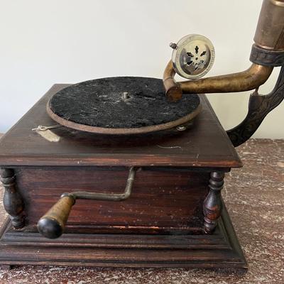 Gramophone  His Masterâ€™s Voice *Read Details