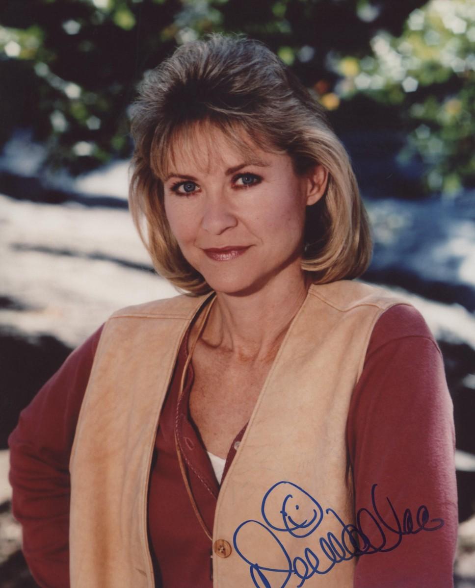 Dee Wallace signed photo EstateSales