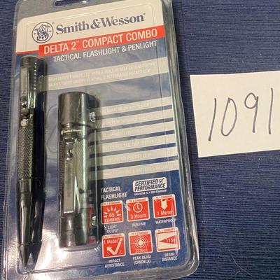 Smith & Wesson Flashlights