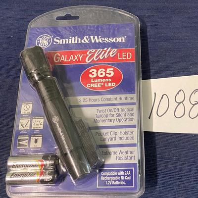 Smith & Wesson Flashlight