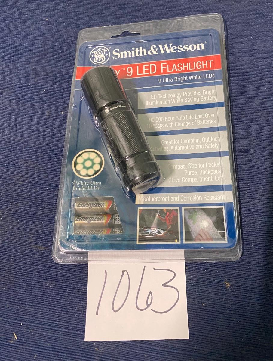 Smith & Wesson 1163727 Penlight Tattico Con Punta Scrivente
