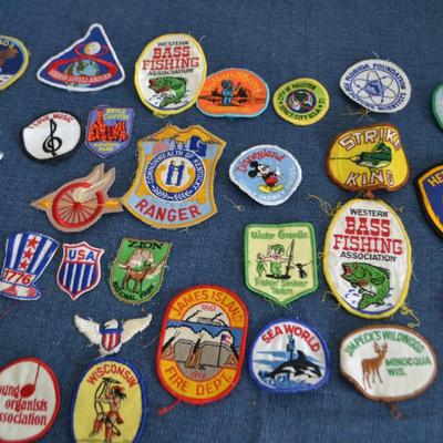 LOT 199 VINTAGE PATCH COLLECTION