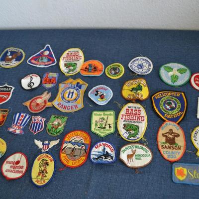 LOT 199 VINTAGE PATCH COLLECTION