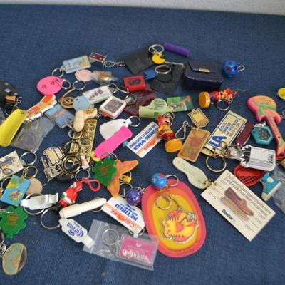 LOT 200 COLLECTION OF KEY CHAINS