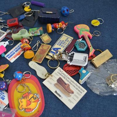 LOT 200 COLLECTION OF KEY CHAINS