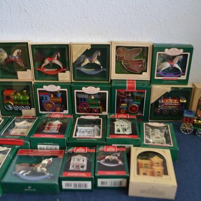 LOT 203. VINTAGE HALLMARK ORNAMENTS (20 ORNAMENTS)