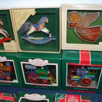 LOT 203. VINTAGE HALLMARK ORNAMENTS (20 ORNAMENTS)