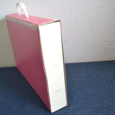 LOT 205. VINTAGE KIDDLES COLLECTOR CASE WITH DOLLS