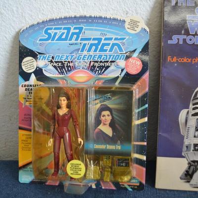 LOT 206 STAR TREK ACTION FIGURINE AND STAR WARS STORY BOOK