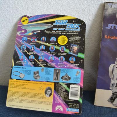 LOT 206 STAR TREK ACTION FIGURINE AND STAR WARS STORY BOOK