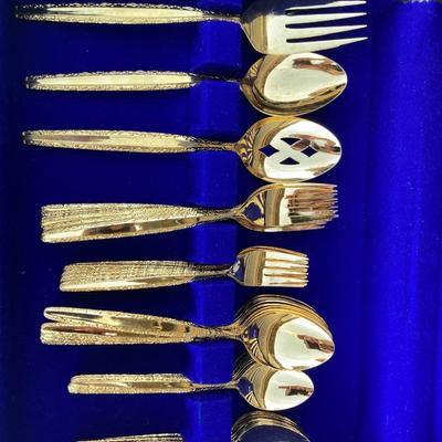 FULL 8 PIECE FLATWARE SET AND MORE!