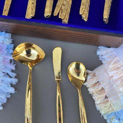 FULL 8 PIECE FLATWARE SET AND MORE!