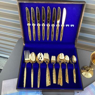 FULL 8 PIECE FLATWARE SET AND MORE!