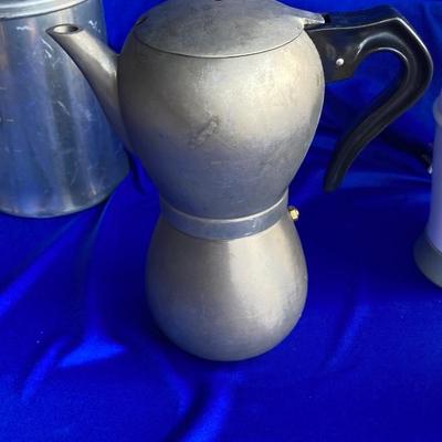 A VARIETY OF VINTAGE COFFEE POTS AND A COFFEE GRINDER TO TRY THEM OUT WITH