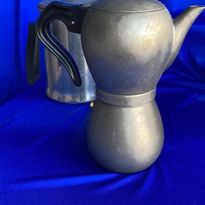 A VARIETY OF VINTAGE COFFEE POTS AND A COFFEE GRINDER TO TRY THEM OUT WITH