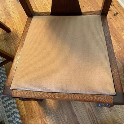 Beautiful Dining Table and 4 chairs