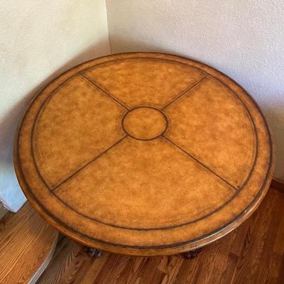 BOLD OVERSIZED ROUND SIDE TABLE WITH LION PAW FEET