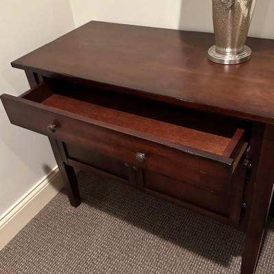 Accent table/nightstand