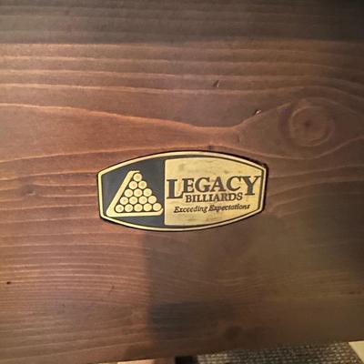 Legacy shuffleboard table