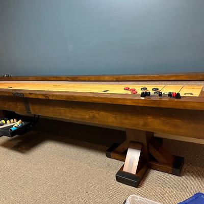 Legacy shuffleboard table