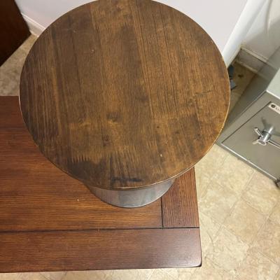 Credenza table with Two Spool Stands (BO-ML)