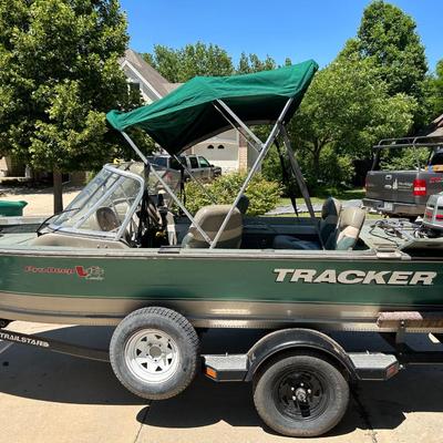 2000 Tracker Pro-deep V16 Fishing Boat w/Trailstar Trailer