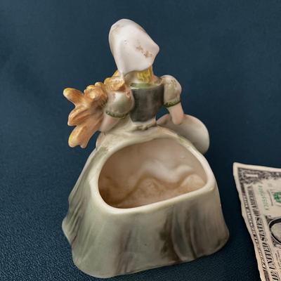 LEFTON POTTERY â€œMATILDAâ€ POCKET PLANTER COUNTRY GIRL w/CORNSTALKS