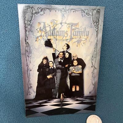 GLOSSY 4â€ X 6â€ POSTCARD OF THE ADDAMS FAMILY