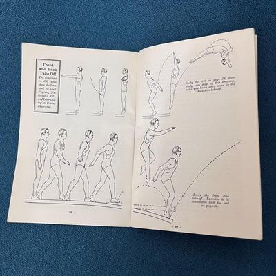 VINTAGE 1934 KELLOGG SPORTS LIBRARY BOOKLET SWIMMING DIVING