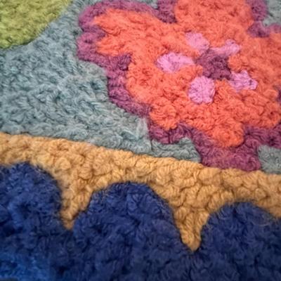 COLORFUL BIRDS CREWEL EMBROIDERY RUG