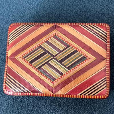 INTRICATE SPLINTERED BAMBOO TRINKET BOX