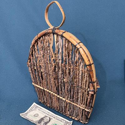 WALL POCKET HANGING HALF BASKET TWIG CONSTRUCTION