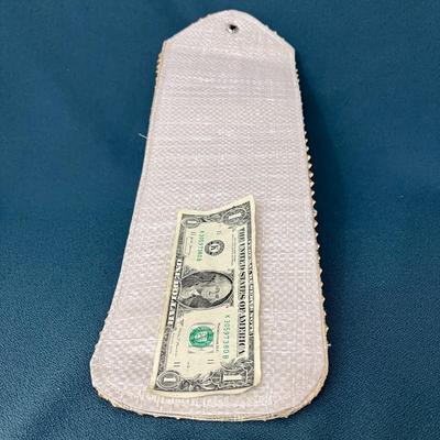 COLORFUL â€œBAHAMASâ€ HANGING LETTER HOLDER