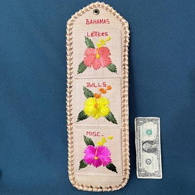 COLORFUL â€œBAHAMASâ€ HANGING LETTER HOLDER