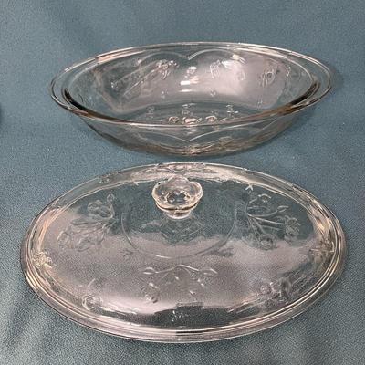 FLORAL TEXTURED GLASS OVAL COVERED BAKING SERVING DISH