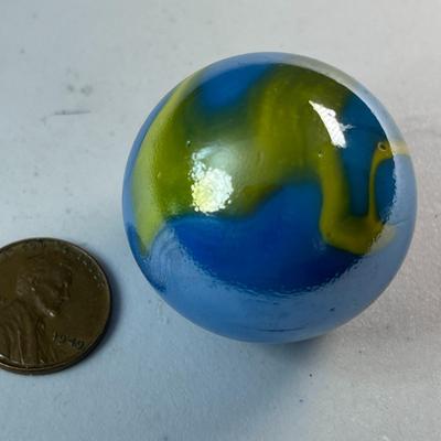 OVERSIZED SWIRLED MARBLE 