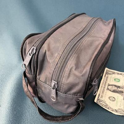 MENS TRAVEL ZIPPERED TRAVEL POUCH