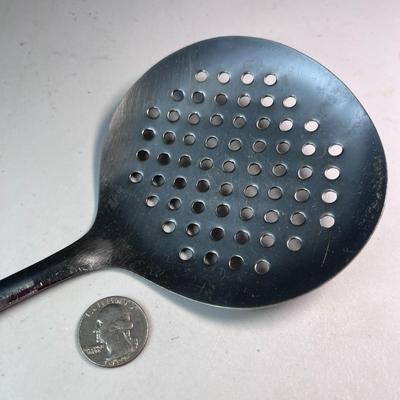 WELL MADE LONG STAINLESS STRAINER SPOON