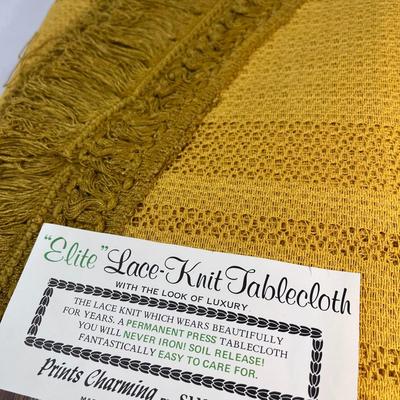 FAB VINTAGE HARVEST GOLD LACE KNIT TABLECLOTH 68â€ ROUND