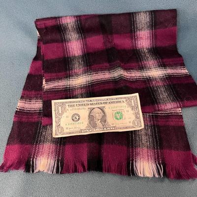 EXCELLENT AUSTRALIAN WOOL SCARF