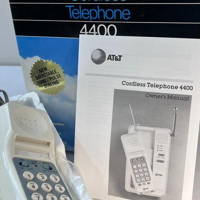 AT&T NEW IN BOX CORDLESS TELEPHONE MODEL 4400