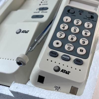 AT&T NEW IN BOX CORDLESS TELEPHONE MODEL 4400
