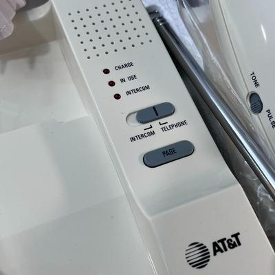 AT&T NEW IN BOX CORDLESS TELEPHONE MODEL 4400
