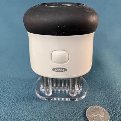 OXO PLUNGER STYLE MEAT TENDERIZER 