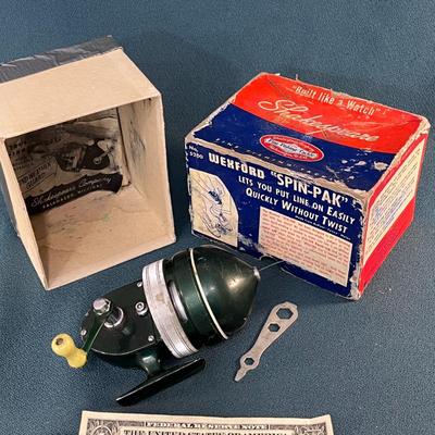 VINTAGE SHAKESPEARE â€œWONDEREELâ€ FISHING REEL w/ORIGINAL BOX